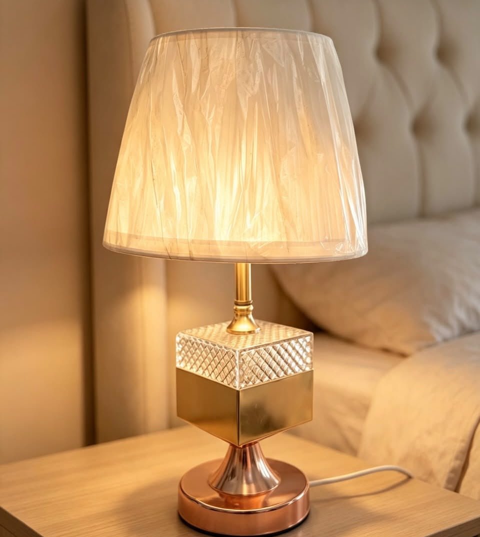 lampe-de-chevet-design-cube-abat-jour-plisse-7964
