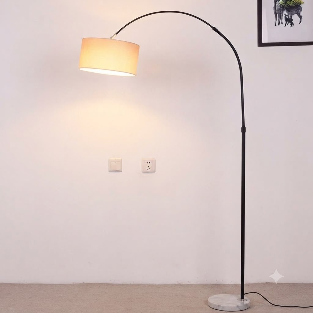 lampadaire-arque-noir-a-base-en-marbre-style-contemporain-8376
