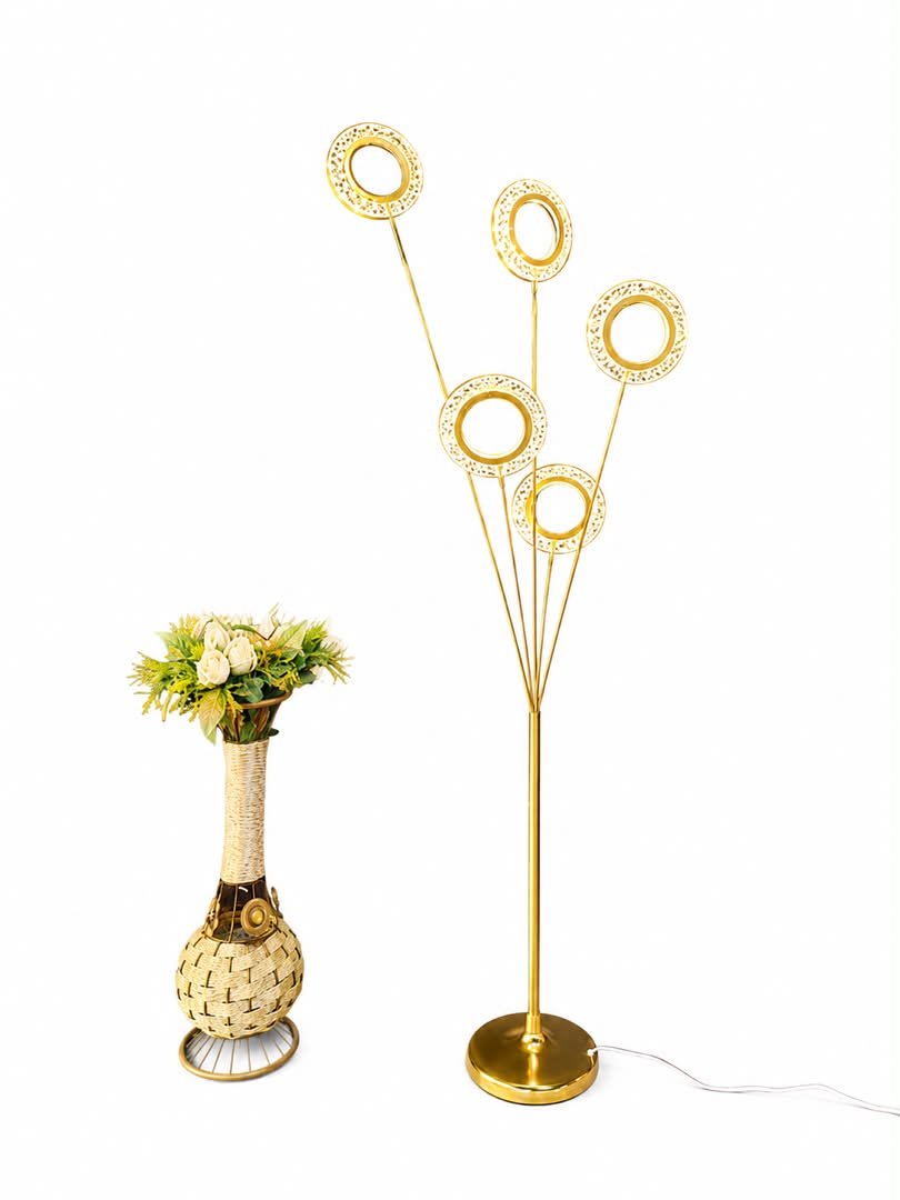 lampadaire-design-anneaux-dores-ajoures-8526