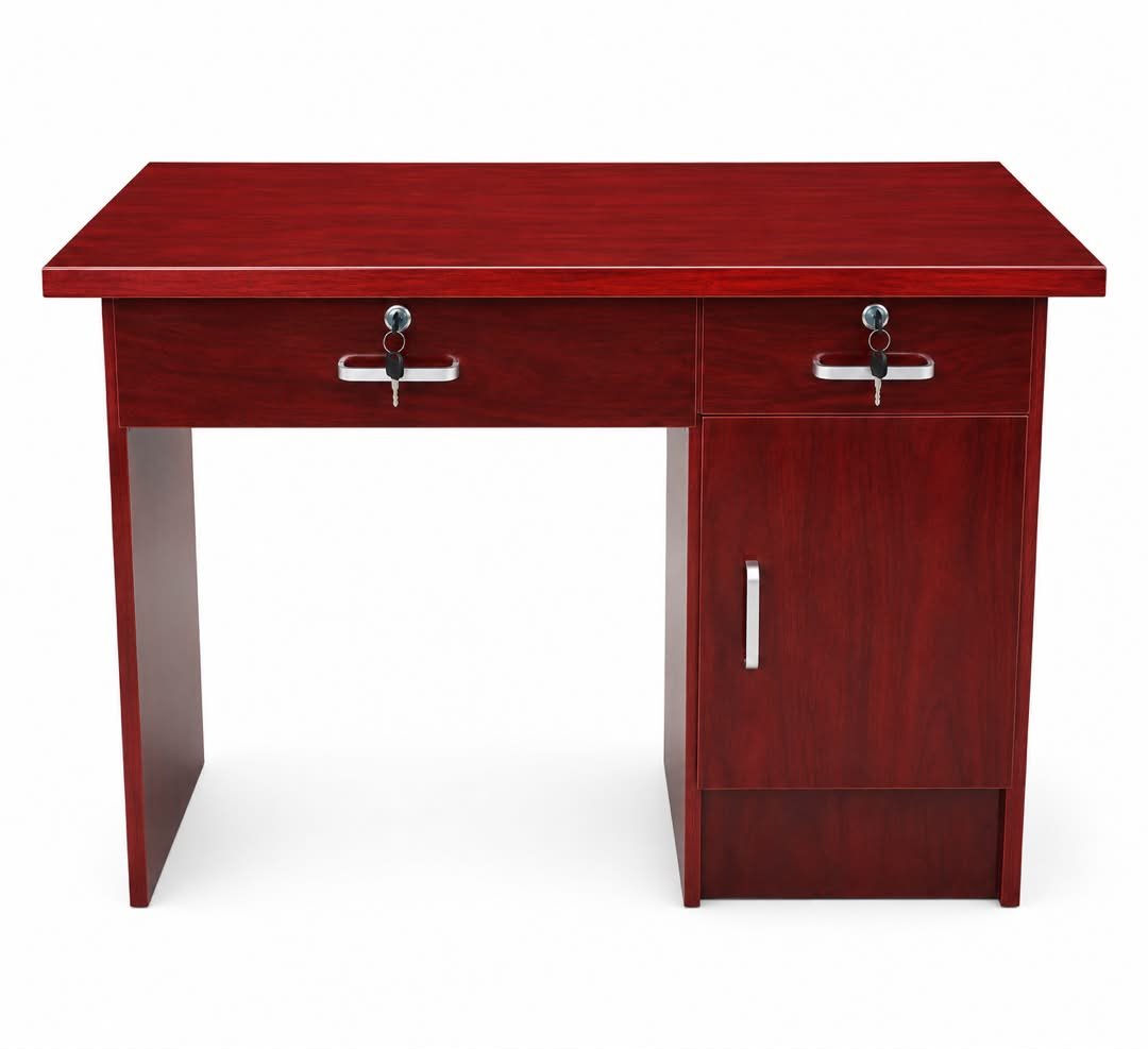 bureau-au-design-classique-et-intemporel-avec-une-finition-acajou-qui-apporte-chaleur-et-elegance-a-tout-espace-de-travail-8619