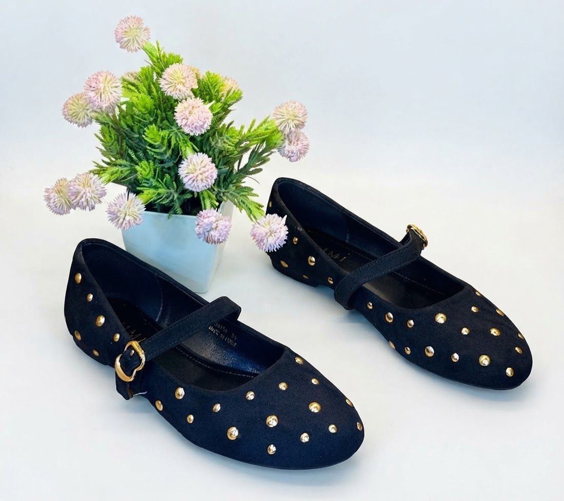 ballerines-mary-jane-cloutees-noir-intemporel-et-chic-8677