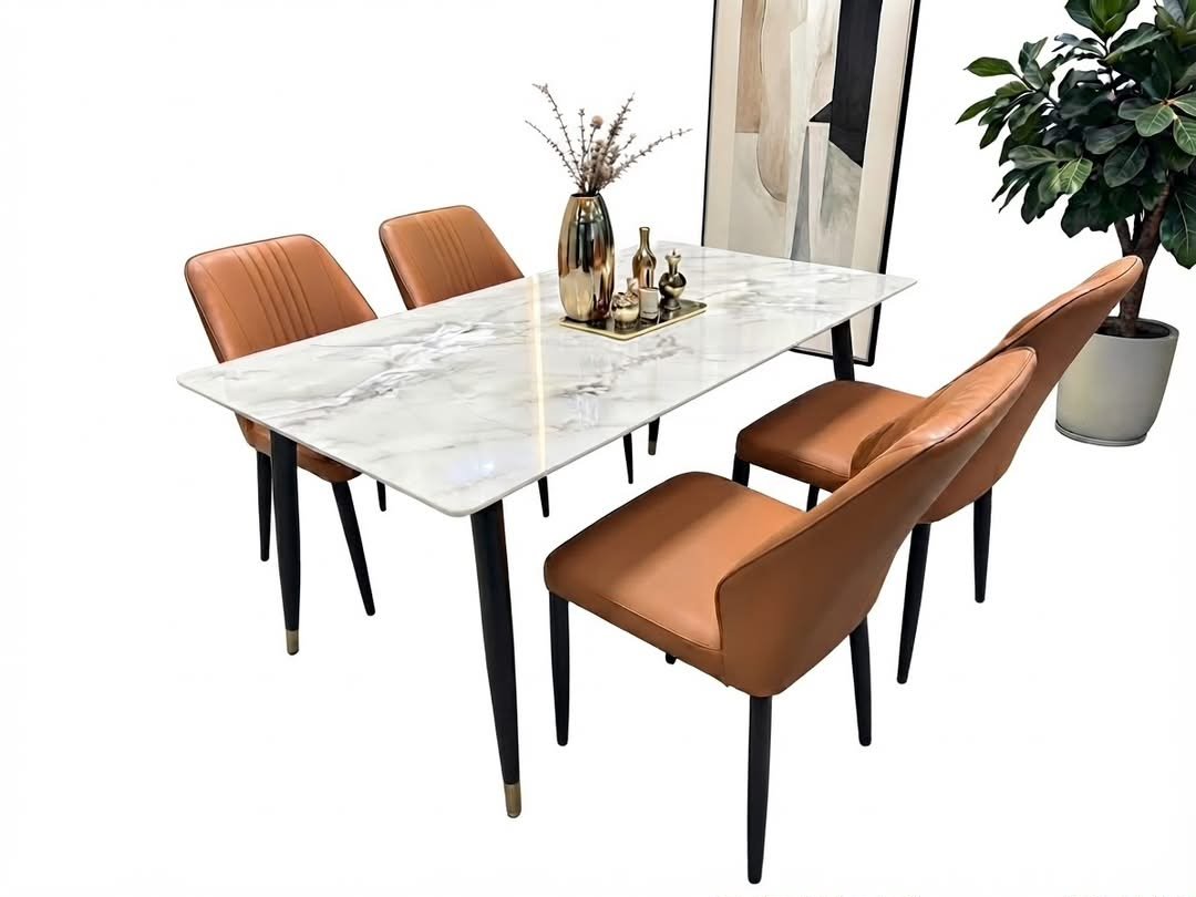 ensemble-table-a-manger-rectangulaire-marbre-4-chaises-simili-cuir-camel-8985