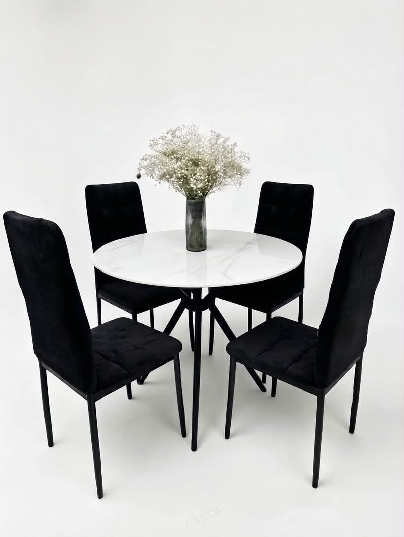 ensemble-table-ronde-marbre-4-chaises-velours-noir-matelasse-8988