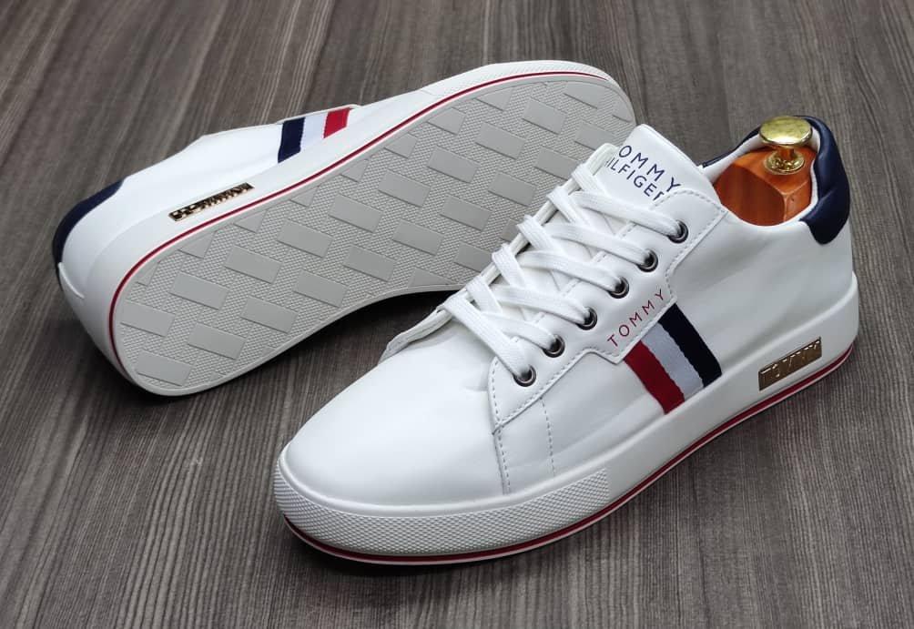 chaussure-basse-tommy-homme-et-femme---blanc